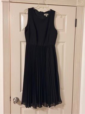 Shelby & Palmer Vintage 80s Black Pleated Midi Dress Size 6 Empire Waist